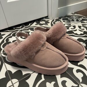 UGG Funkette Slippers (Lavender Shadow)